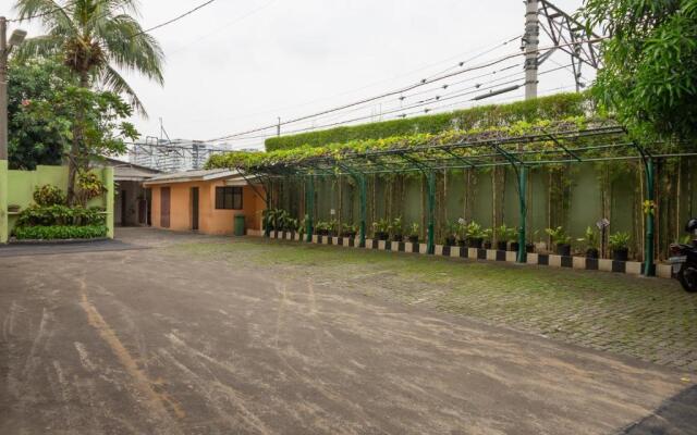 RedDoorz Plus near Ancol
