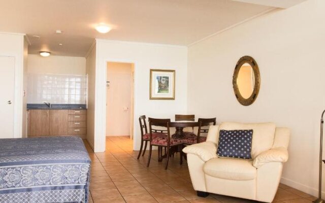 The Commodores Lodge