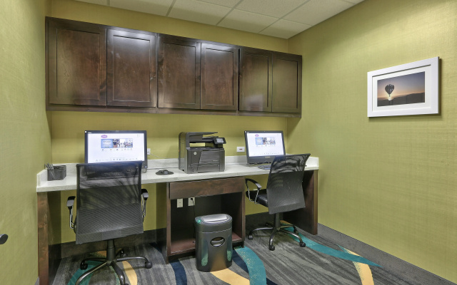 Hampton Inn & Suites Albuquerque Airport