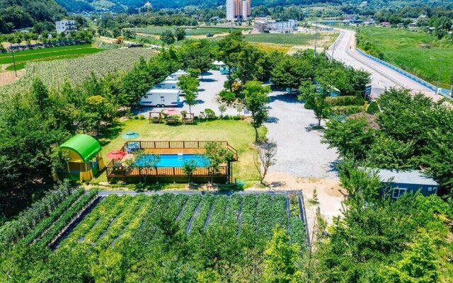 Caravan Camping Farm