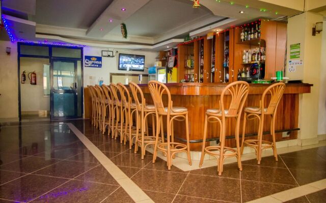 Meru Paramount Hotel