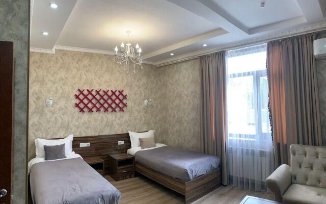 Nomad Halal Hotel