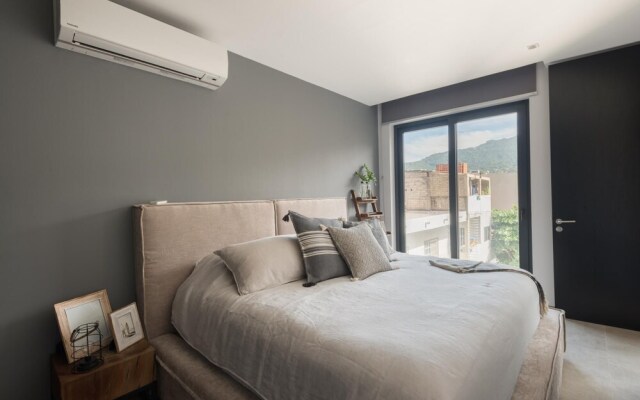 Sailview 703 Romantic Zone Rooftop Pool Ocean Views