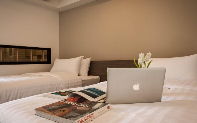 Dee Dee Place Hotel