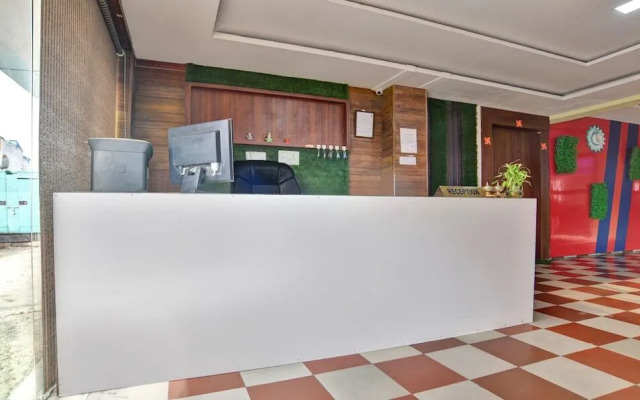 Hotel White House by OYO Rooms