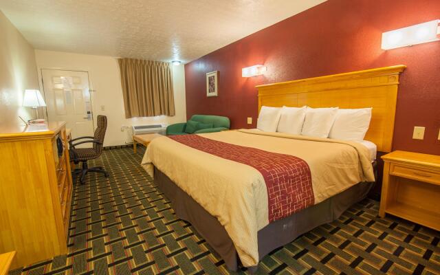 Red Roof Inn Crossville