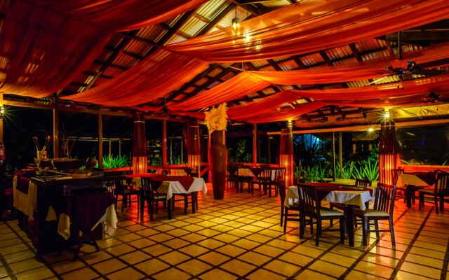 Manatus Hotel