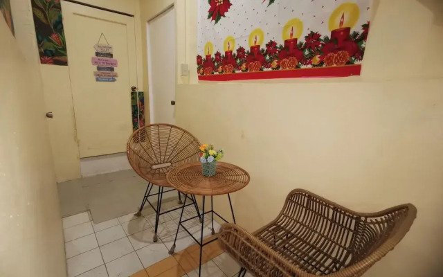 Resort’s Side Hostel near Shangrila