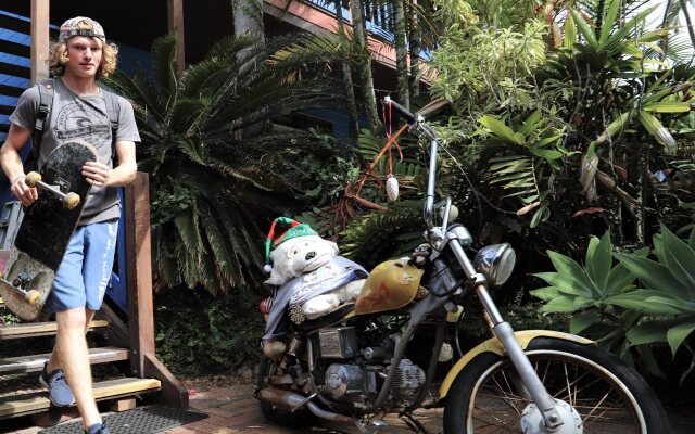 Cool Bananas Backpackers