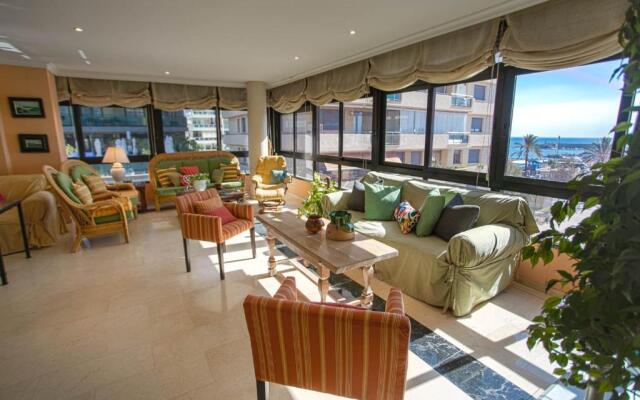 4 bedroom apartment close by beach in Fuengirola