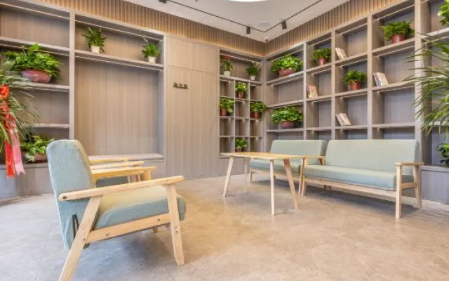 GreenTreeInnLanZhouRailway Station WuquanSquare Branch – Outside – Lanzhou