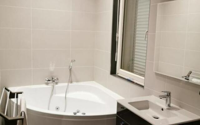 Appartement GRIS - LOVE SUITE - BALNEO-JACCUZI