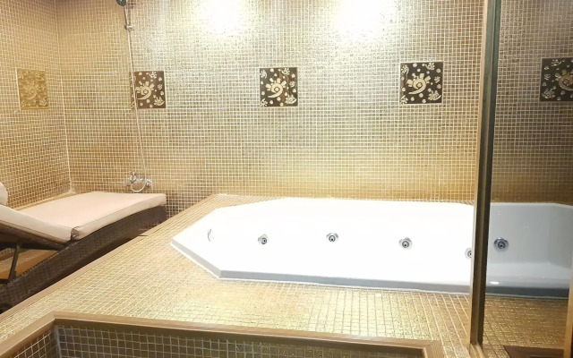 Business Hotel