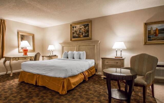 Rodeway Inn & Suites