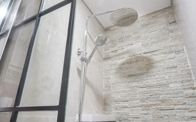 Modern And Comfy 3Br At Transpark Cibubur Apartment