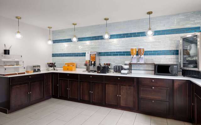 La Quinta Inn by Wyndham Indianapolis Airport Executive Dr