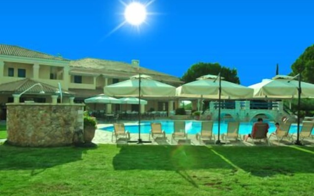 Karavostasi Beach Hotel