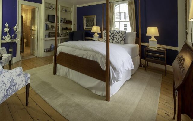 The Deacon & James Pharmacy B&B