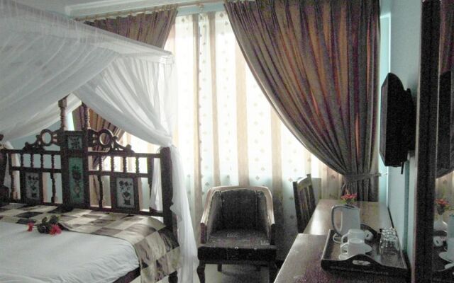 Hifadhi Hotel