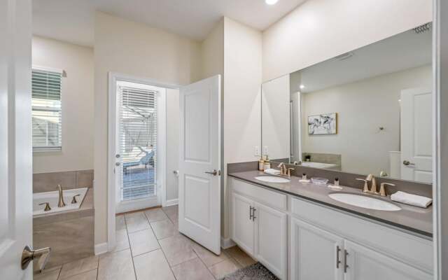 Family Paradise Space Themed Perfect Location