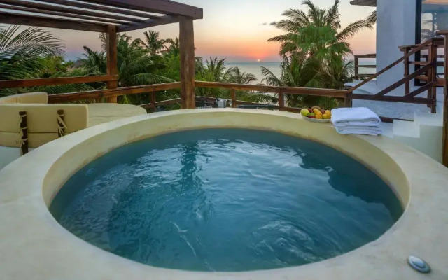 Beachfront Hotel La Palapa - Adults Only