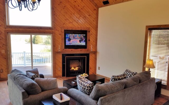 The Shuck- Christophers Riverside Cabin