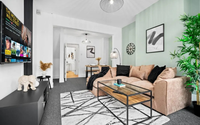 Spacious Home in Harborne