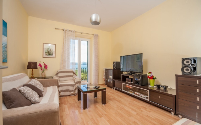Vera Seaview Apartment