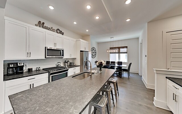 1050etln 3 Bedroom Townhouse