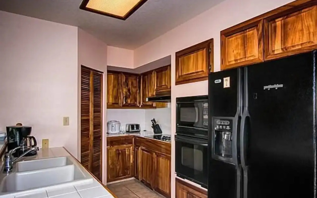 Kahaluu Bay Villas 304