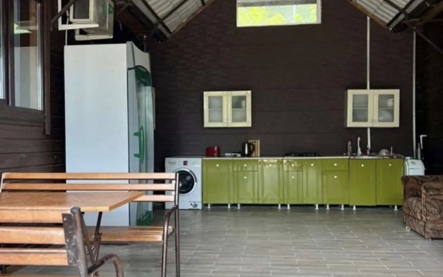 Коттеджи в Можаровой Щели