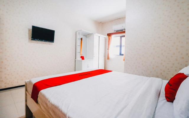 RedDoorz near Taman Rekreasi Selecta