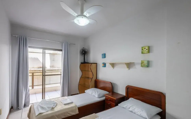 Apt w/ Balcony - Seafront in Meia Praia Ceo0104