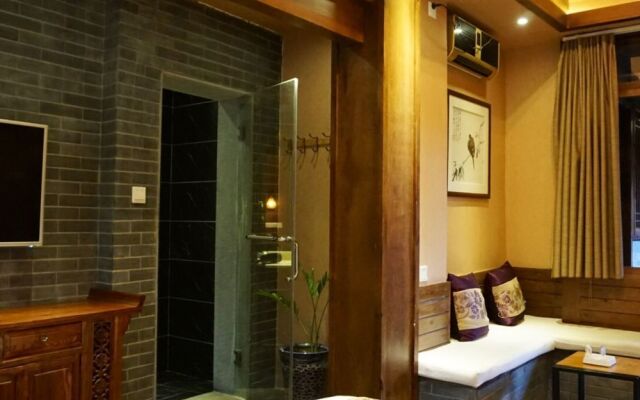 Lijiang Jinjia Cloud Window Inn