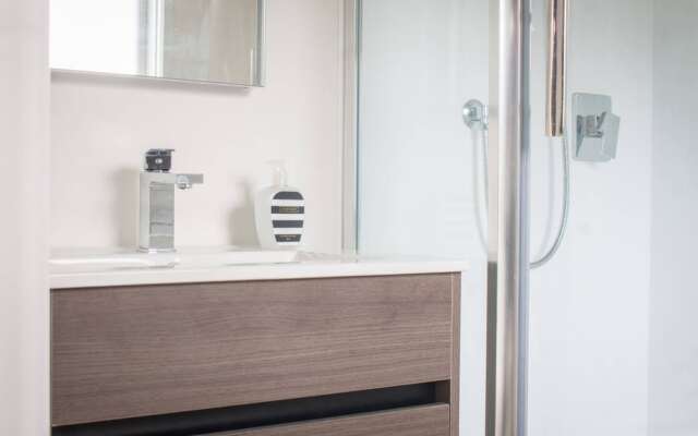Renovated Mount Eden 1 Bed Flat With Mountain Views