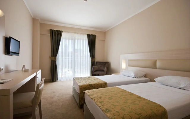 Mg White Lilyum Hotel