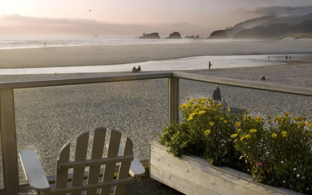 Land's End at Cannon Beach