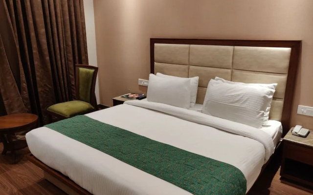 Hotel Maple Grand