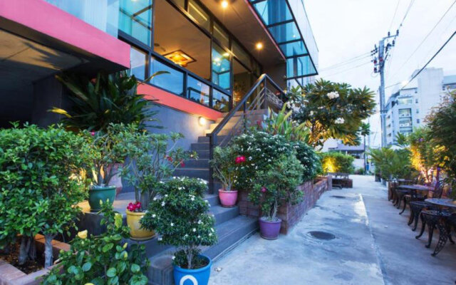 B2 Bangkok Hotel - Srinakarin