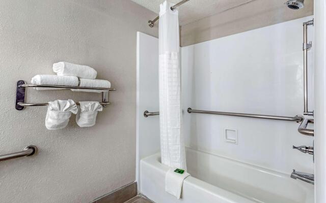 Clarion Pointe Raleigh Midtown