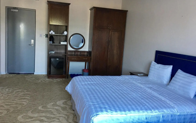 Thu Trang Beachfront Hotel