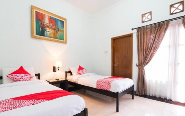Sinergi Hotel Tretes by OYO Rooms