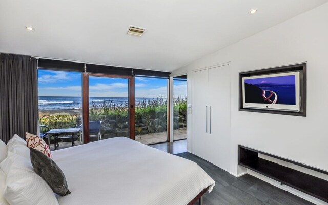 Hearn's Beachside Villa 3