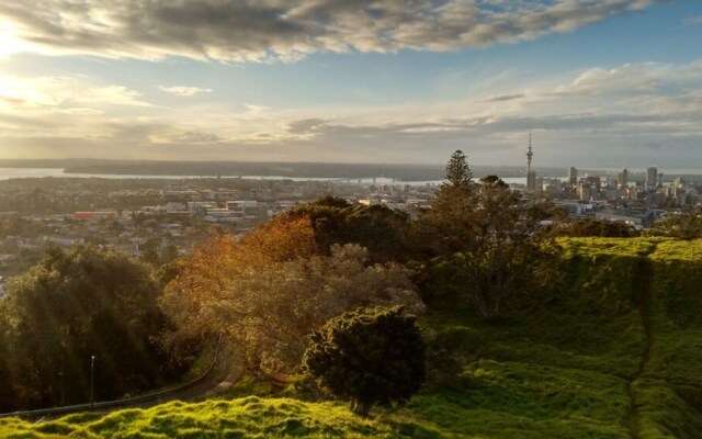 Modern 1 Bedroom Apartment in Eden Terrace