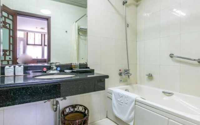 Wofo Villa Courtyard Hotel