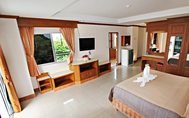 Lek Villa