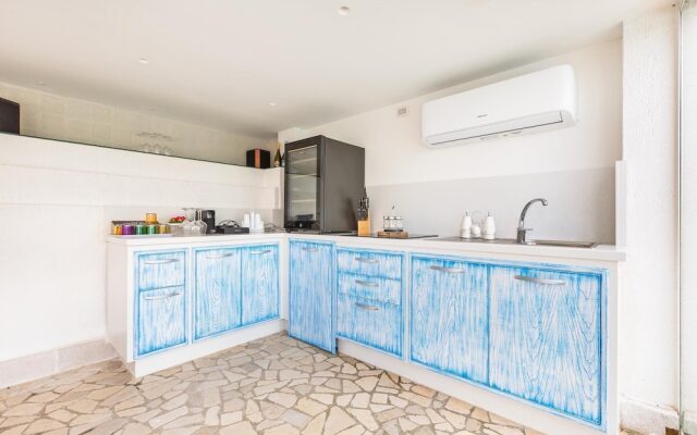 3220 Villa Smeralda by Barbarhouse