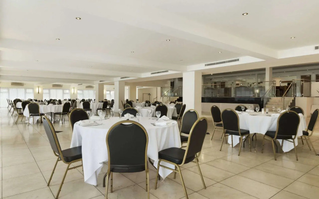 Riverside Hotel