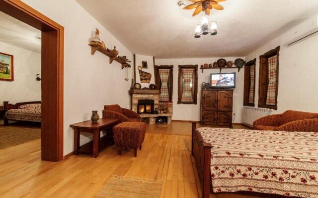 Family Hotel Adjev Han