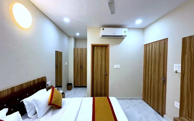 Hotel Vrinda Niddhivan- near Prem mandir